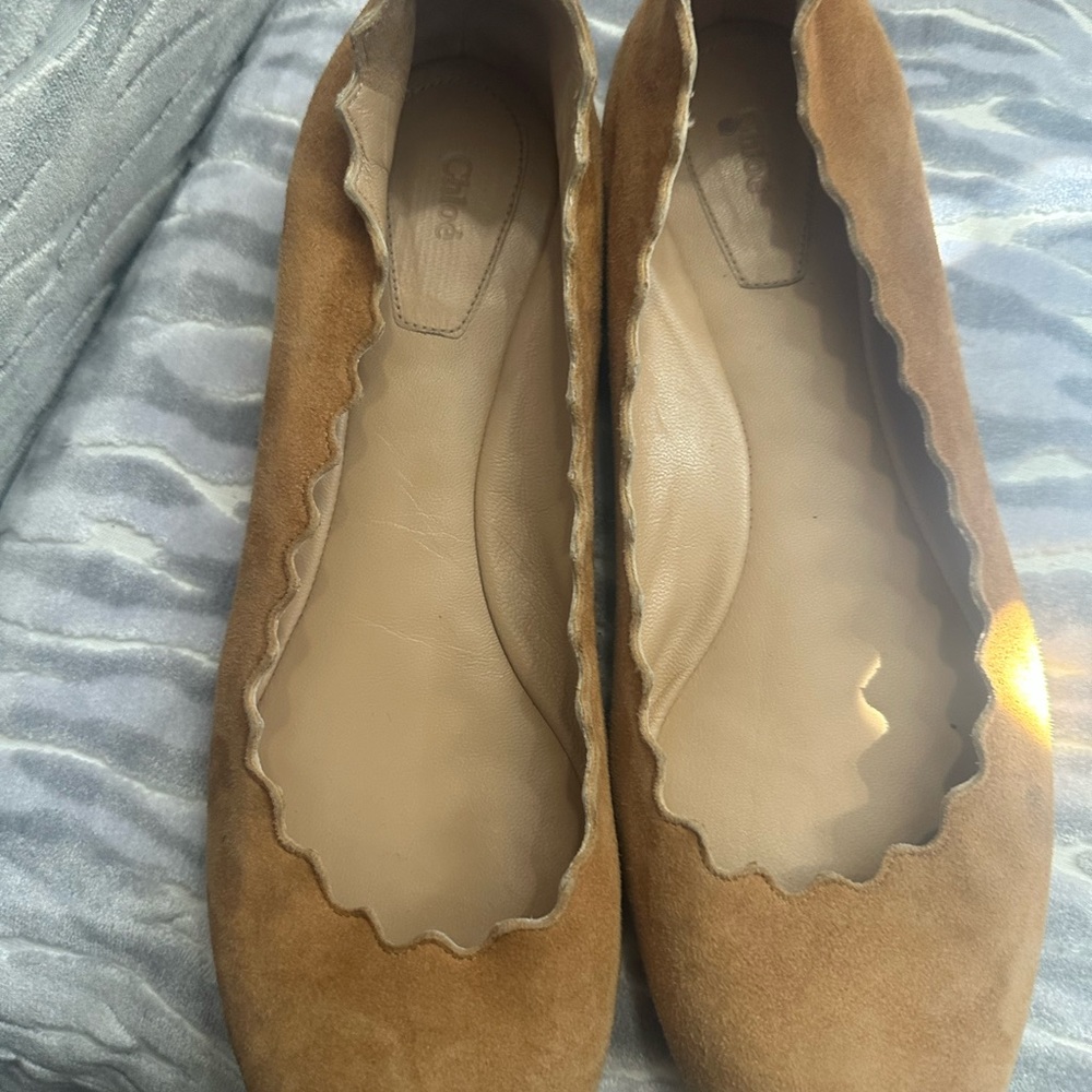 Ballet flat, good condition.